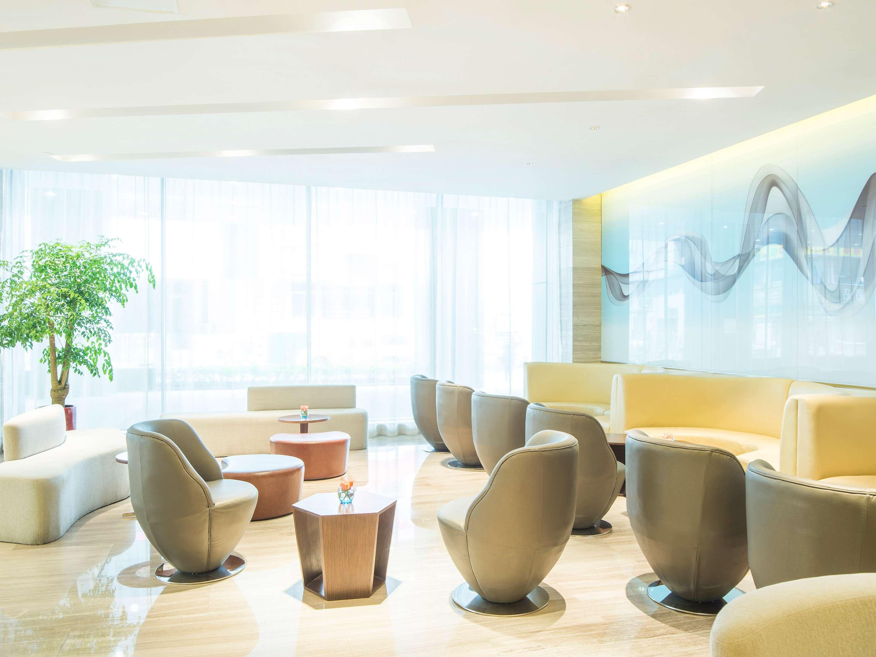 Novotel Nanjing Central Екстериор снимка