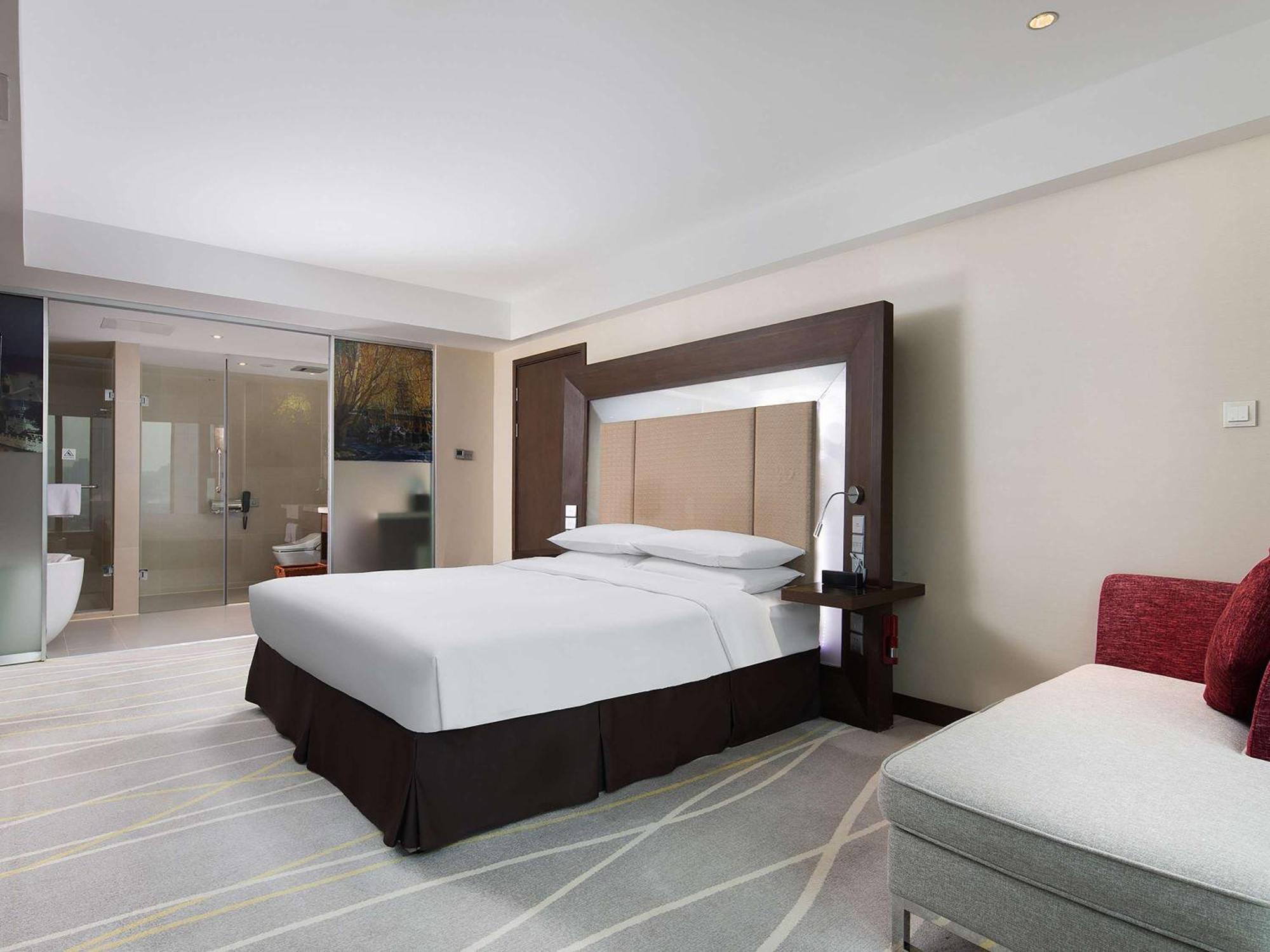 Novotel Nanjing Central Екстериор снимка