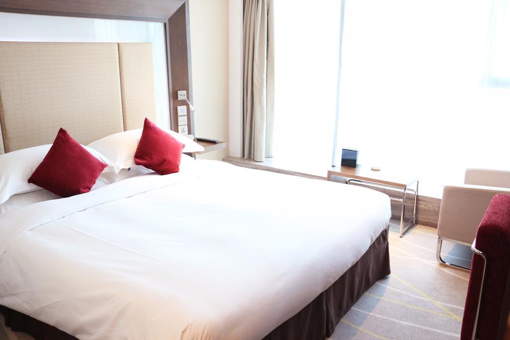 Novotel Nanjing Central Екстериор снимка